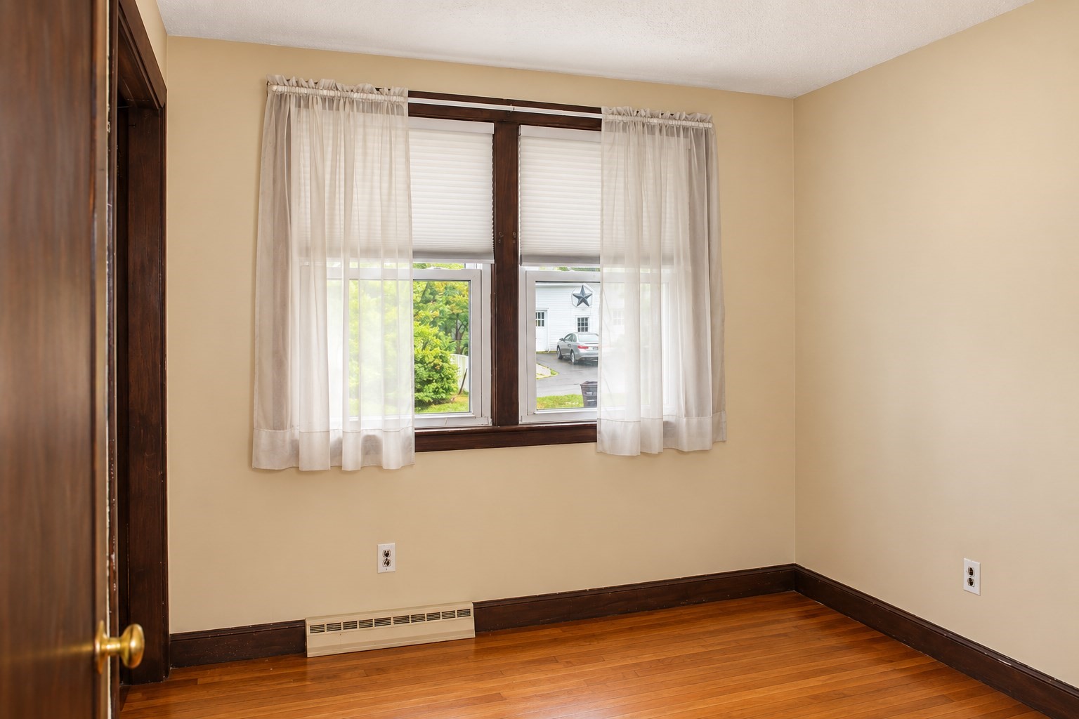 494 Pine St Property Photo 12