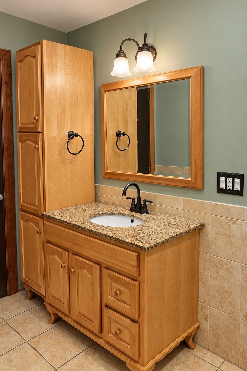 494 Pine St Property Photo 14