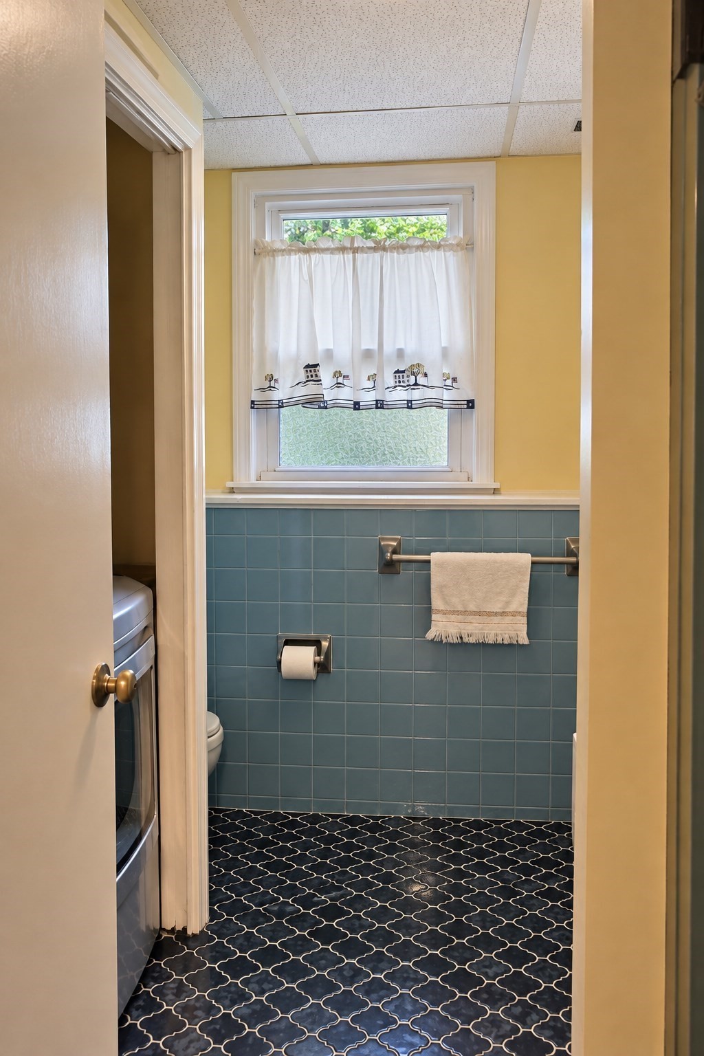 494 Pine St Property Photo 18