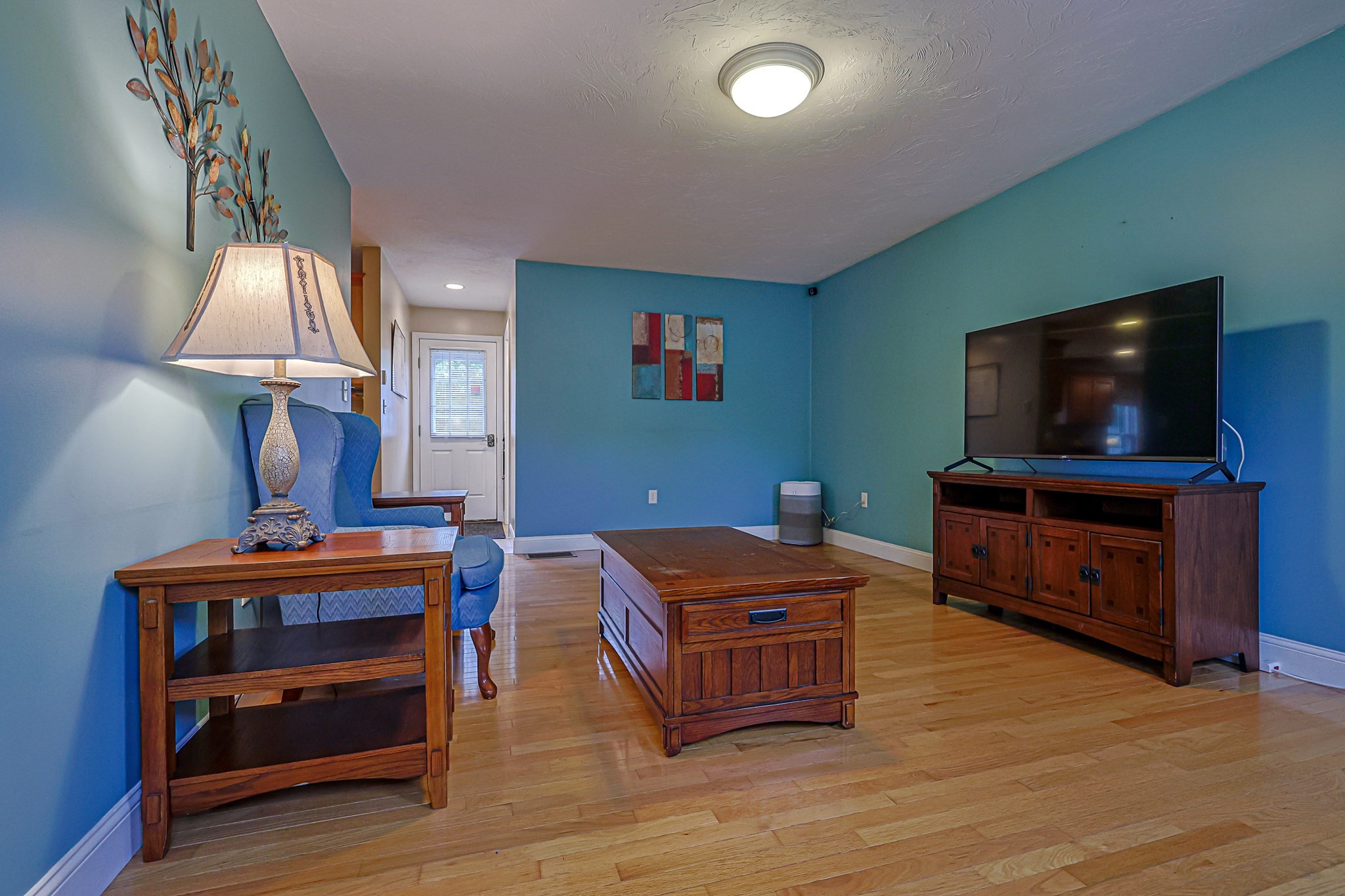 91 Edgewood Ave Property Photo 3