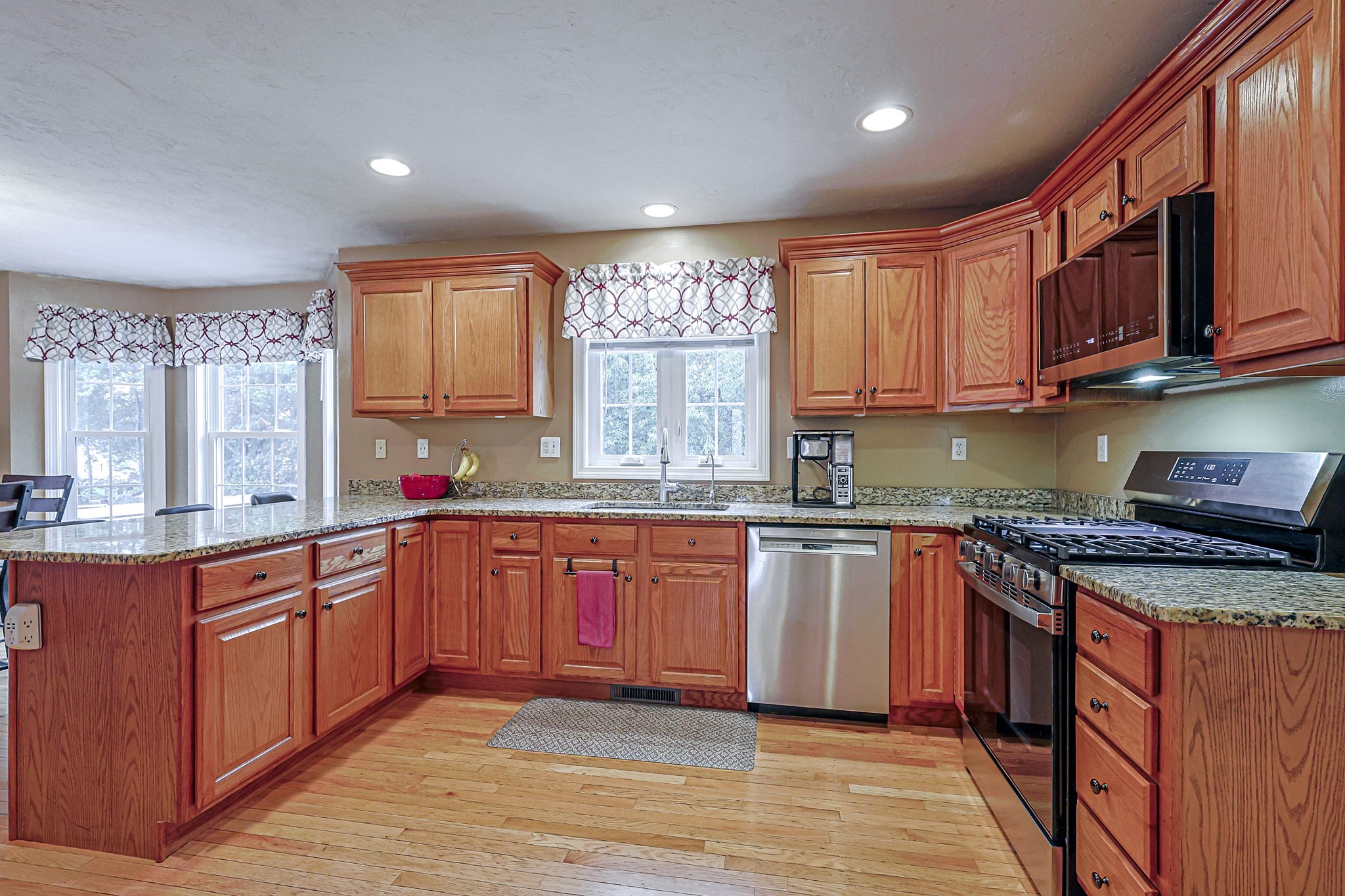 91 Edgewood Ave Property Photo 11