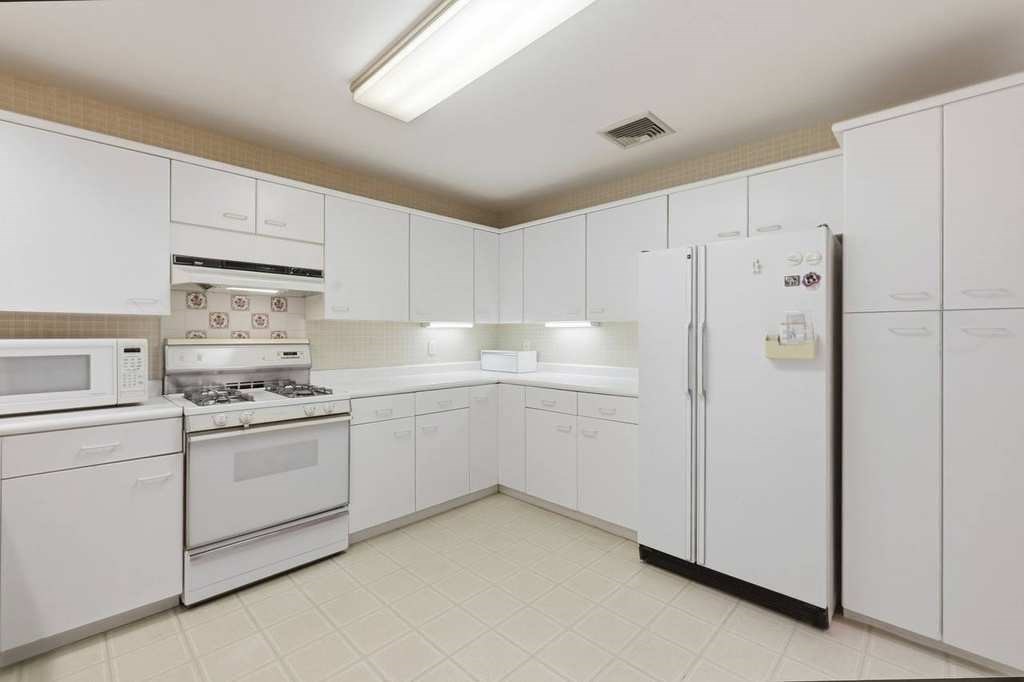 770 Salisbury St # 555 Property Photo 12