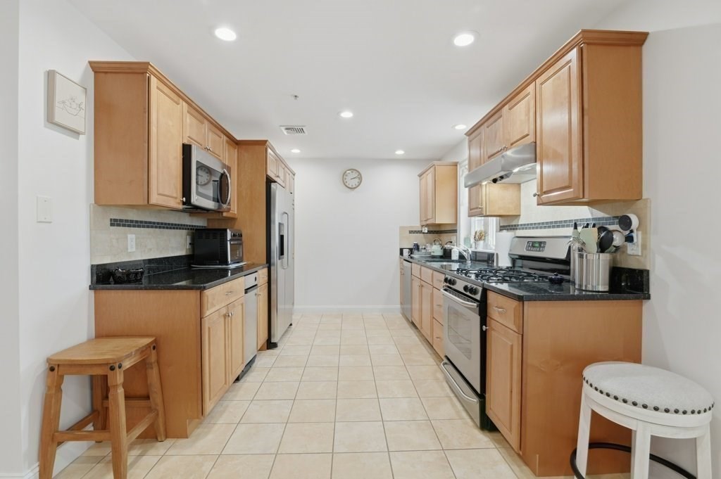 145 Suomi Rd # A2 Property Photo 5