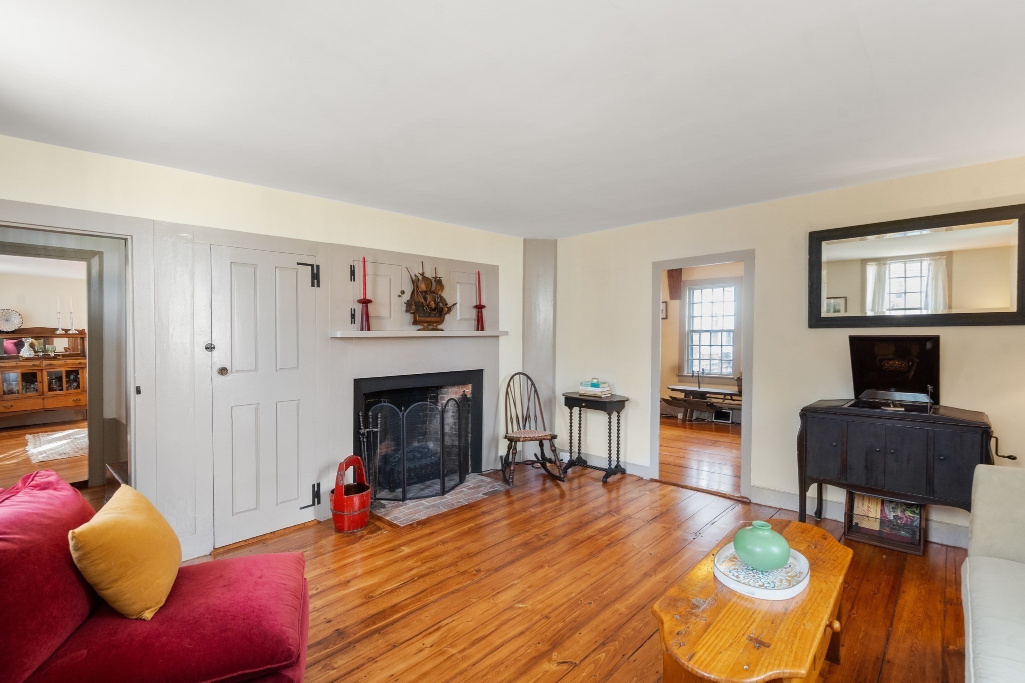 8 Winter St Property Photo 11