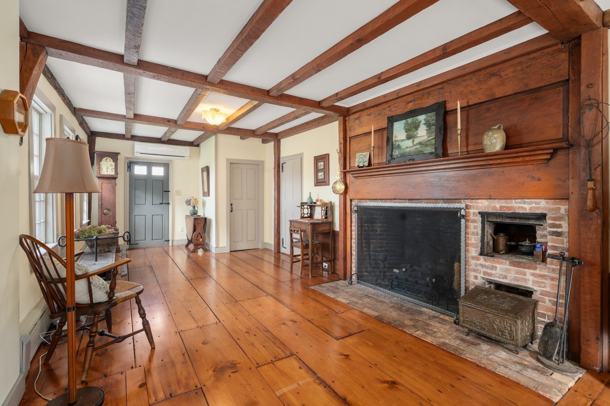 8 Winter St Property Photo 12