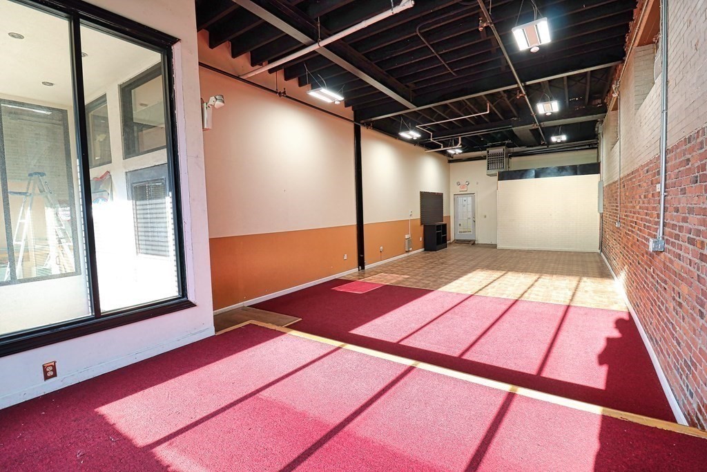 582 Essex Street # R Property Photo 3