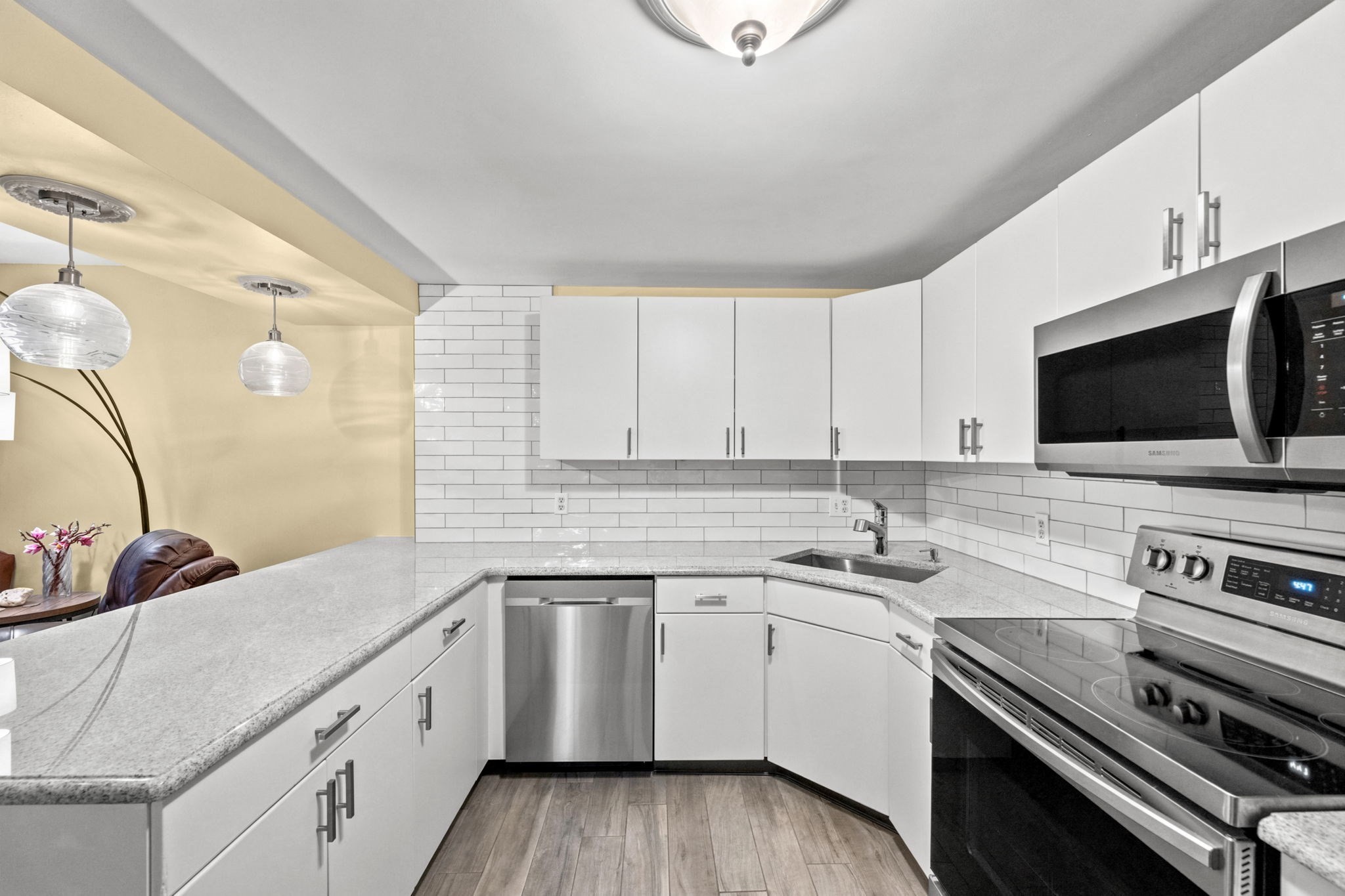 155 George Washington Blvd # 401 Property Photo 2