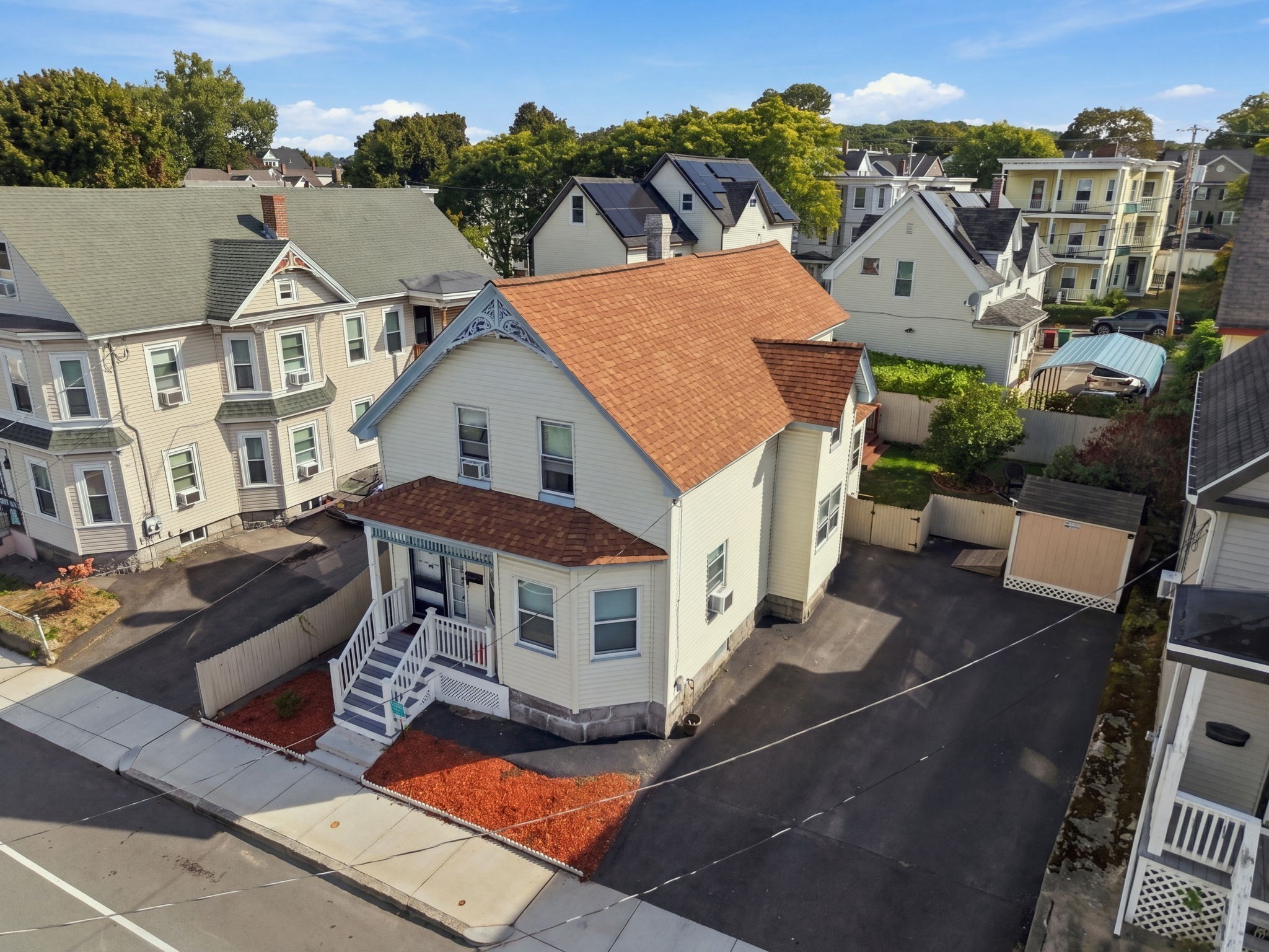 15 Otis St Property Photo 1