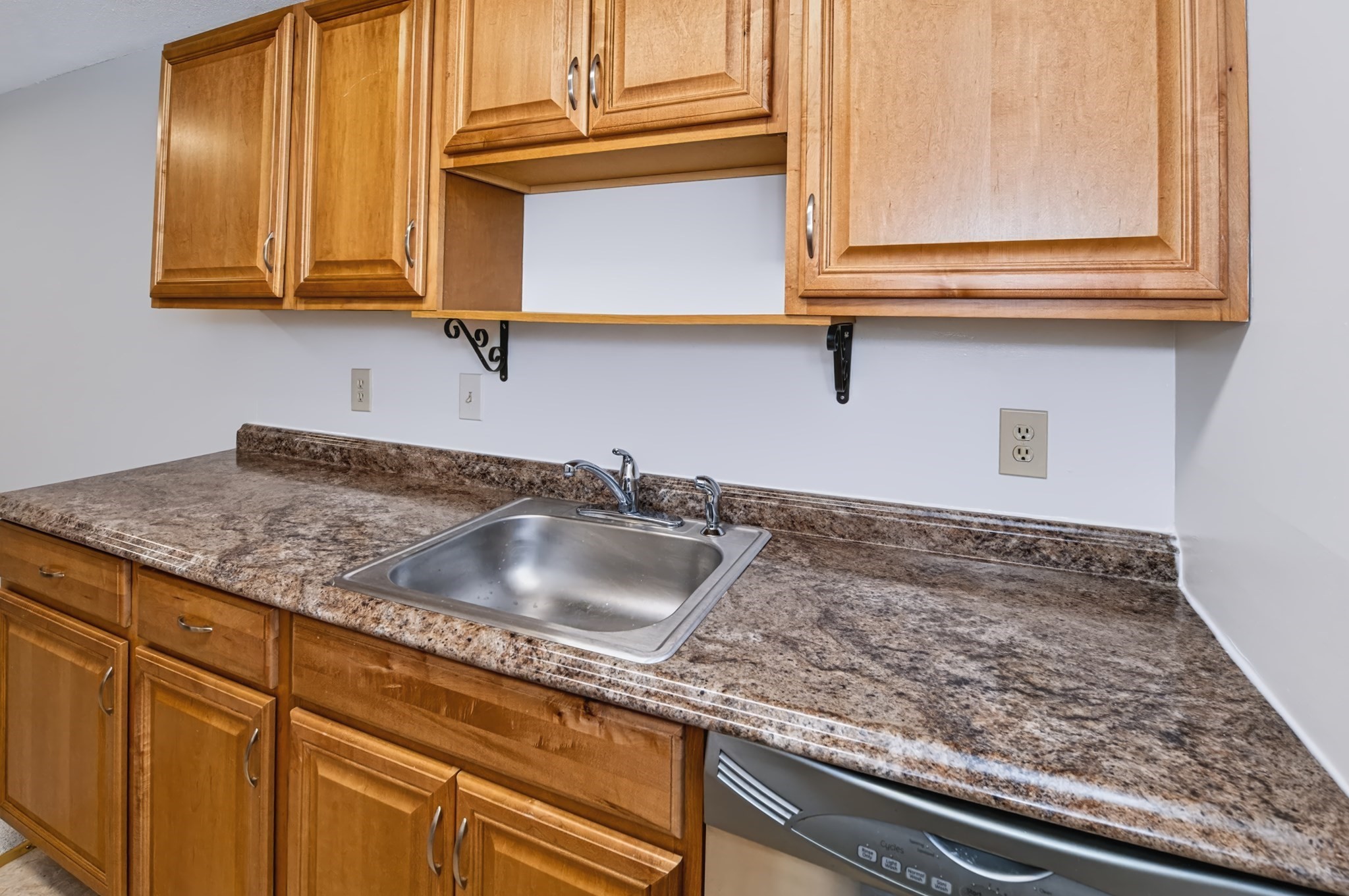 50 Silver Hill Ln # 5 Property Photo 9