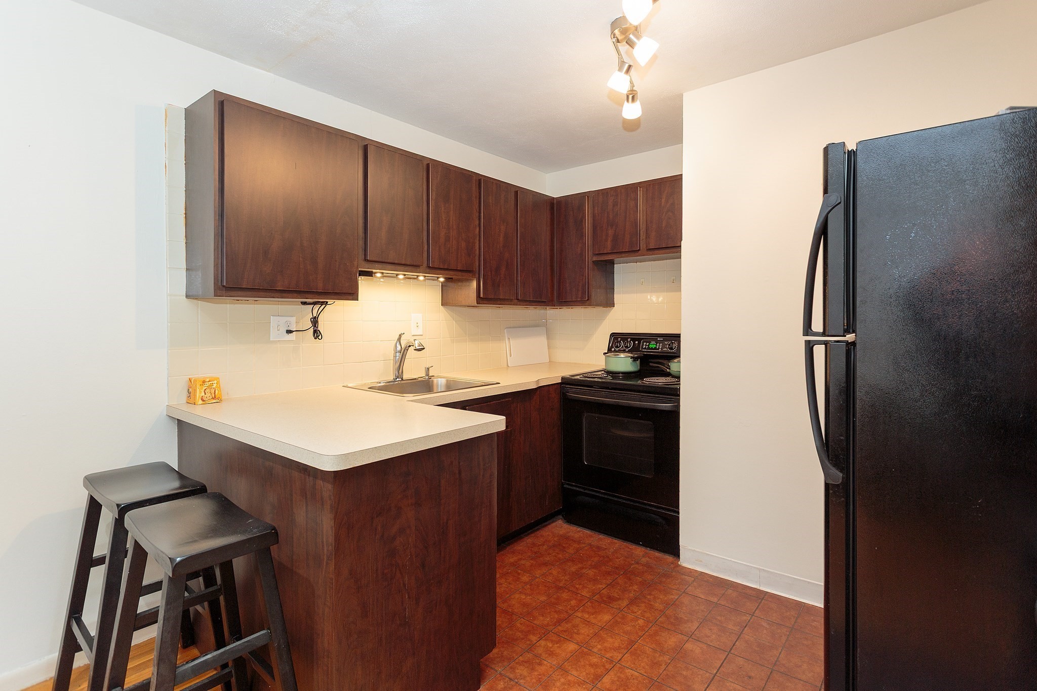 50 Seymour St # 15 Property Photo 7