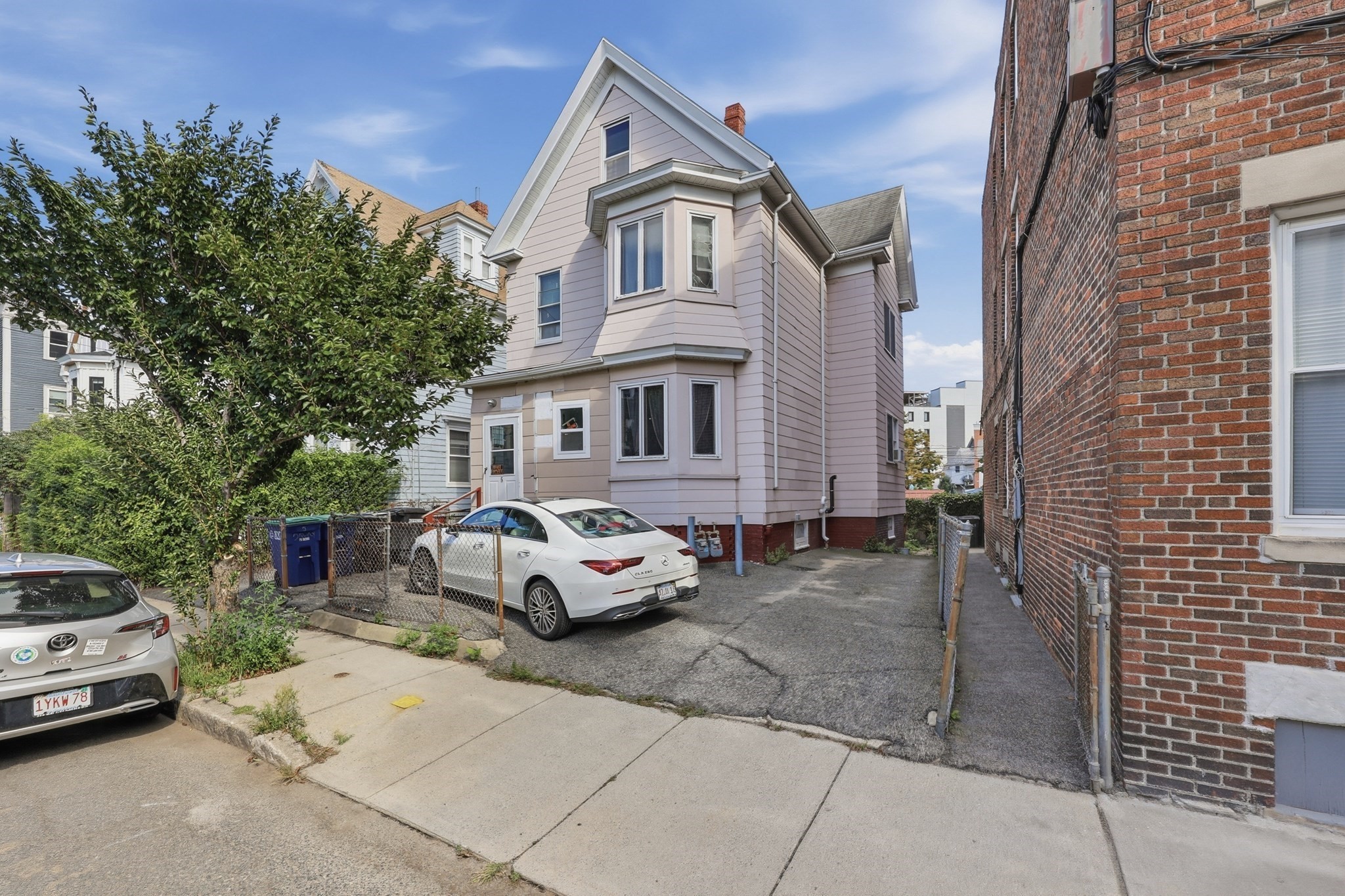 5 Quincy Street Property Photo 3