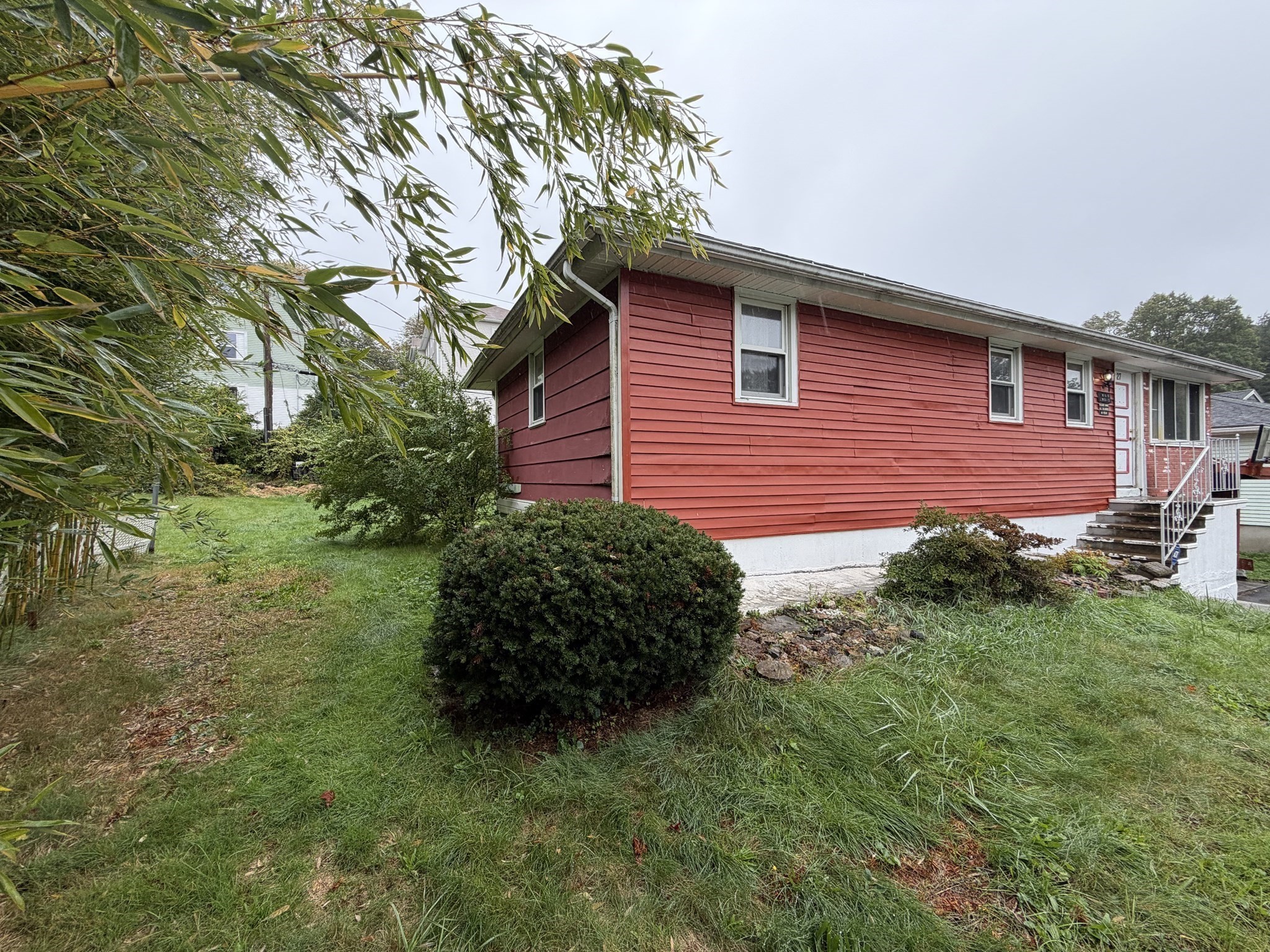 27 Dillon St Property Photo 5