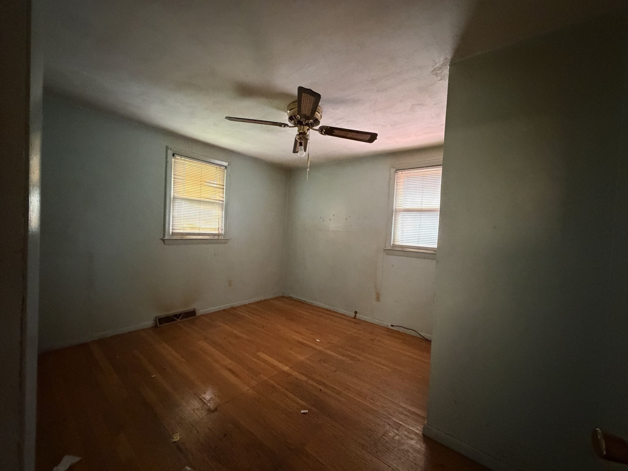 27 Dillon St Property Photo 10