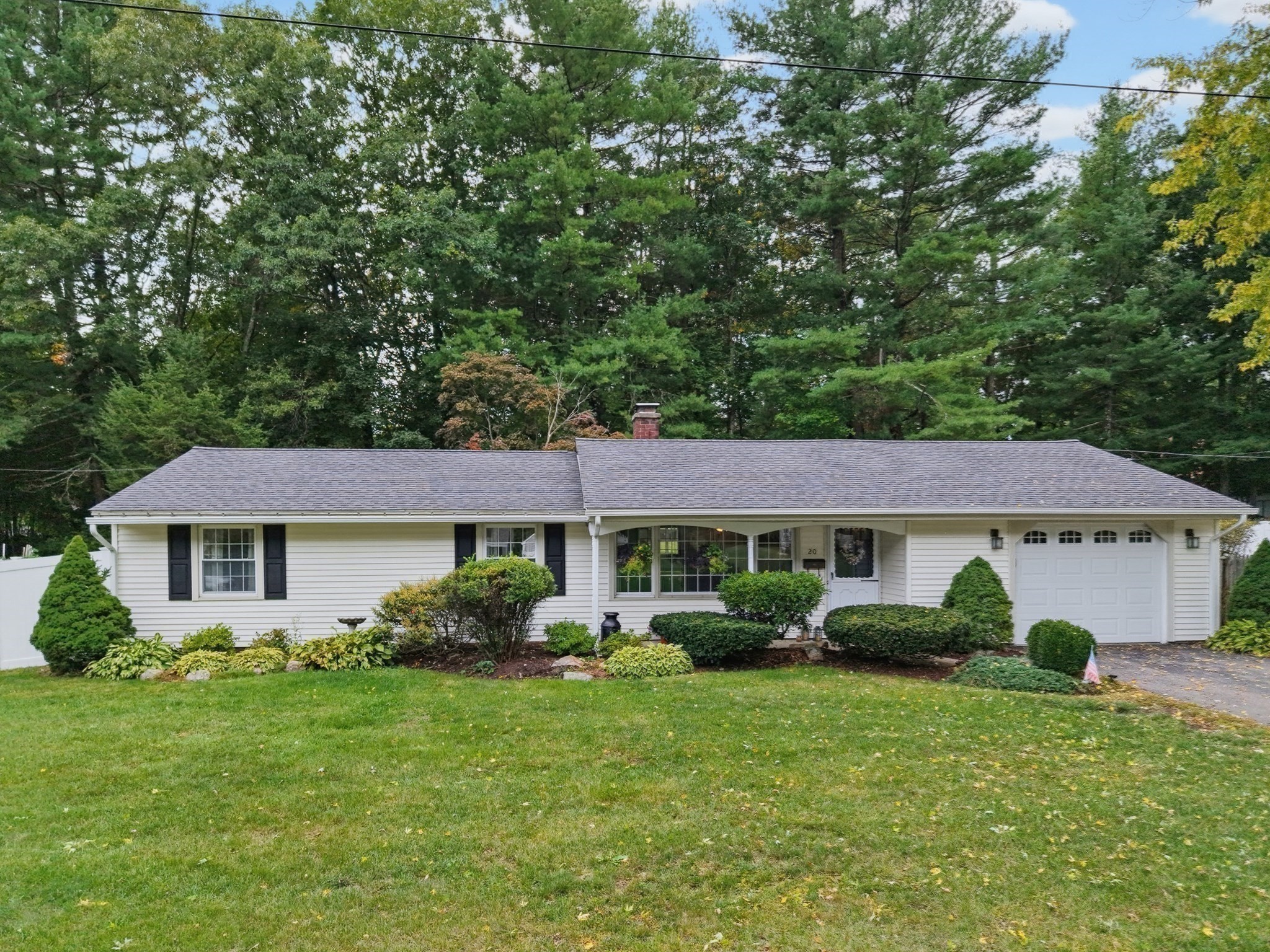 20 Corrine Dr Property Photo 2