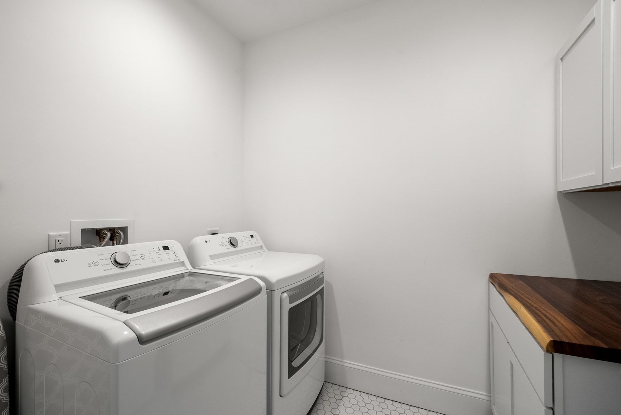 446 Westfield Street Property Photo 28