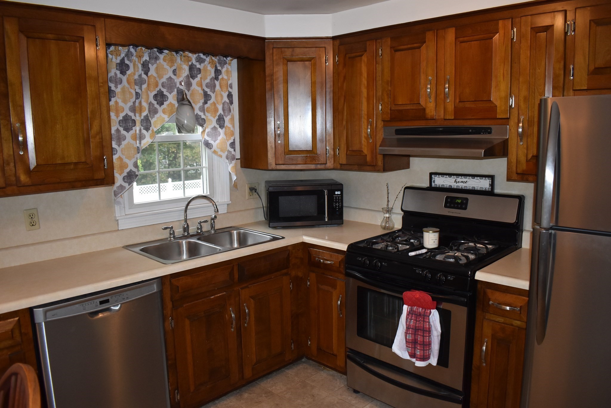 107 Gardner St Property Photo 8