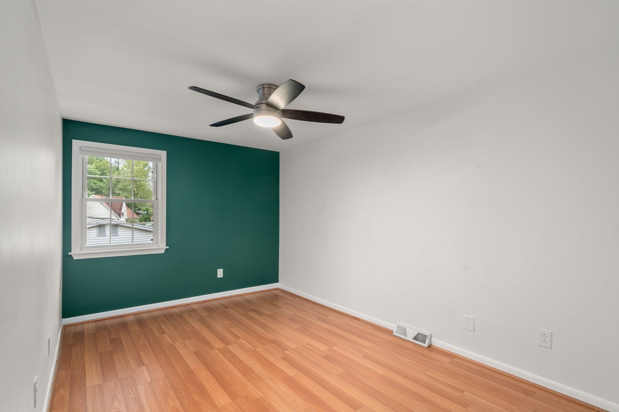 165 Lockland Ave Property Photo 24