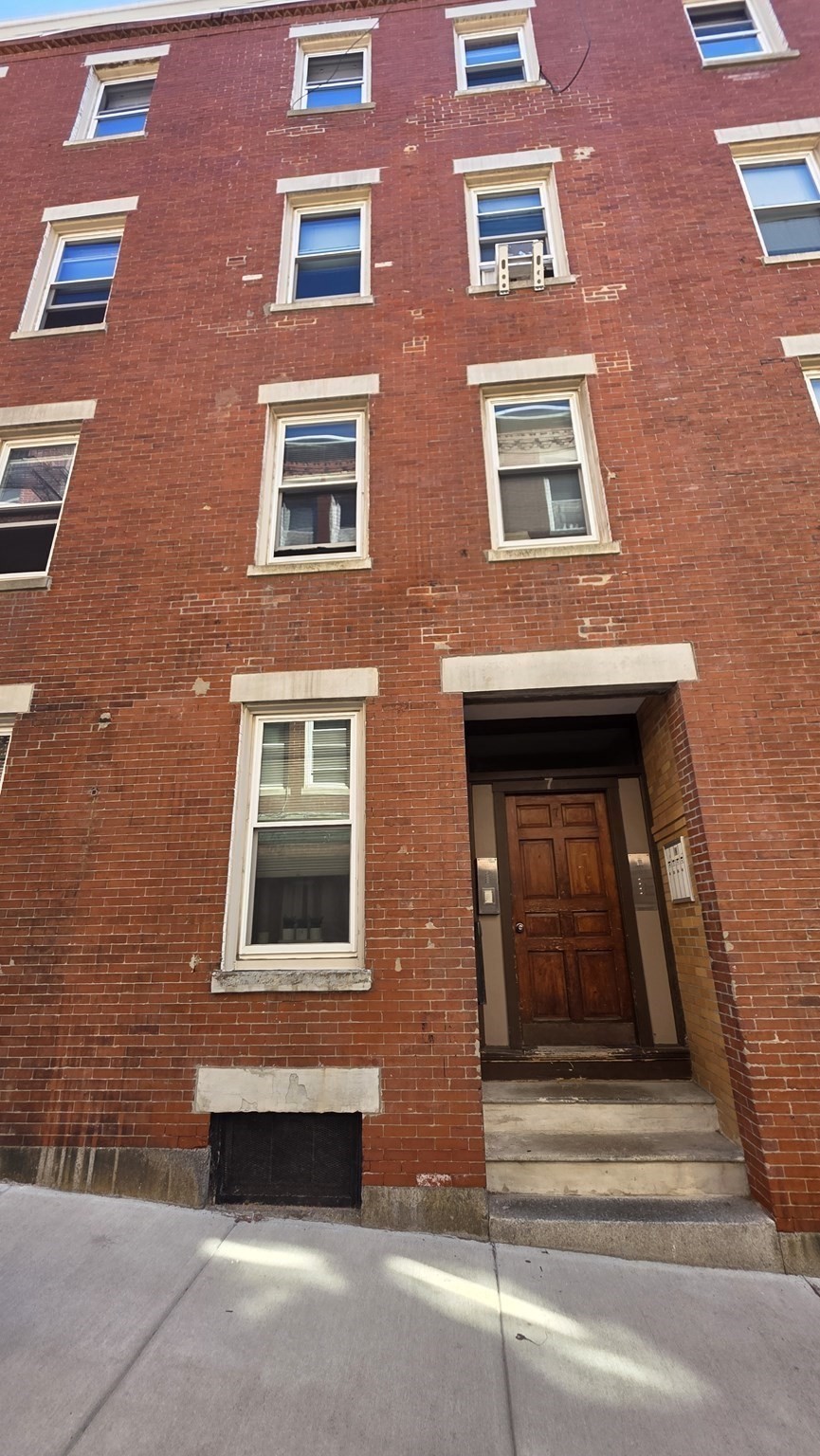 7 Margaret St # 6 Property Photo 1