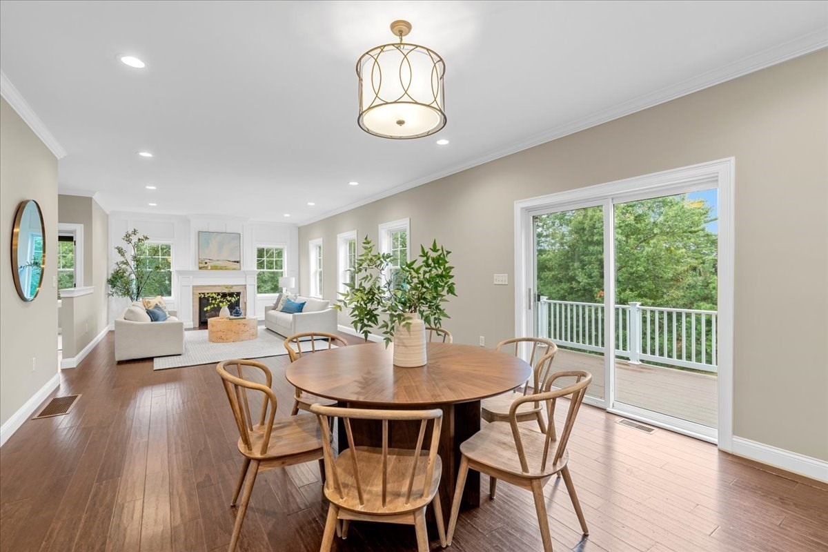 300 Country Club Way Property Photo 3