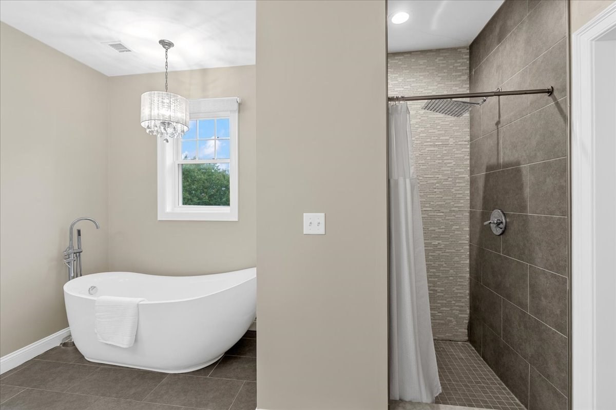 300 Country Club Way Property Photo 15