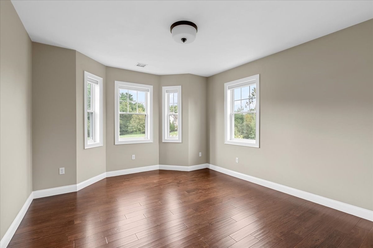 300 Country Club Way Property Photo 16