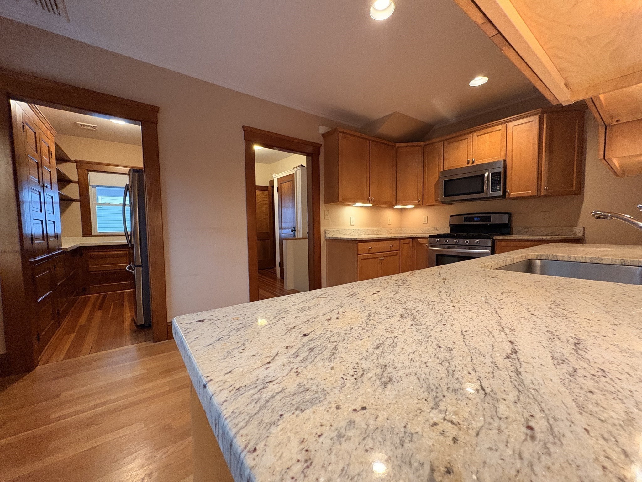 340 School St Property Photo 5