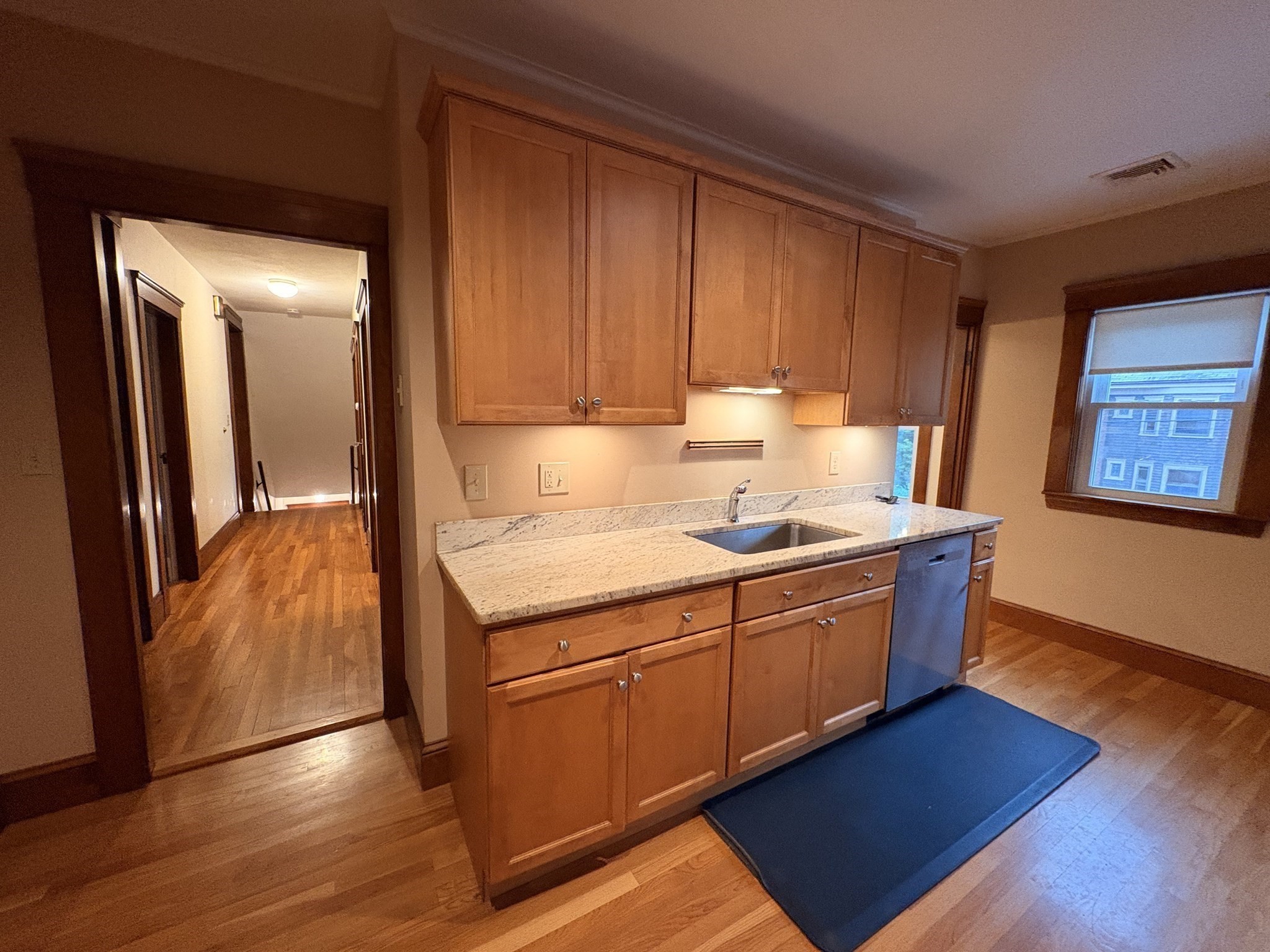 340 School St Property Photo 6