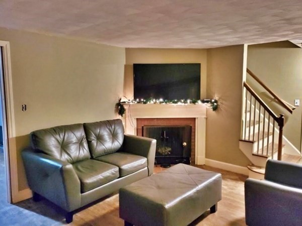188 Bowles Park Property Photo 2