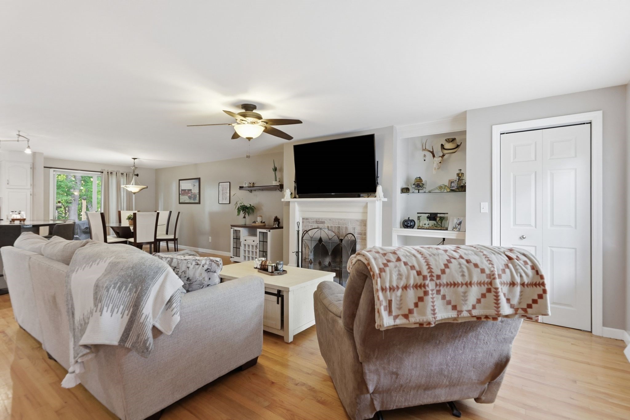 18 Mansion Woods Dr # C Property Photo 6