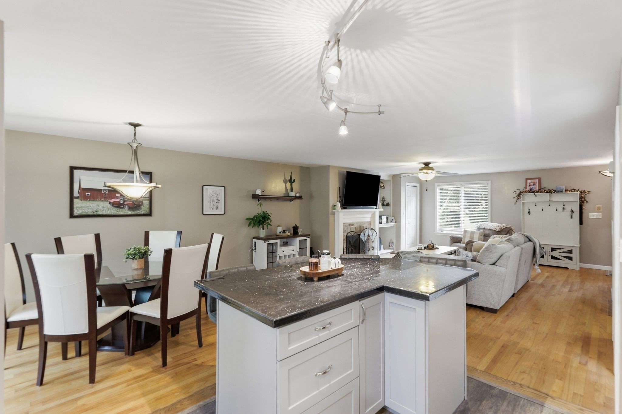 18 Mansion Woods Dr # C Property Photo 14