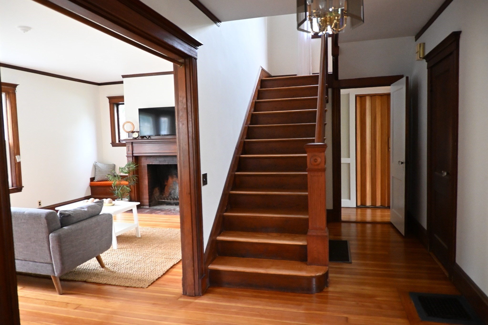72 Washington St Property Photo 4