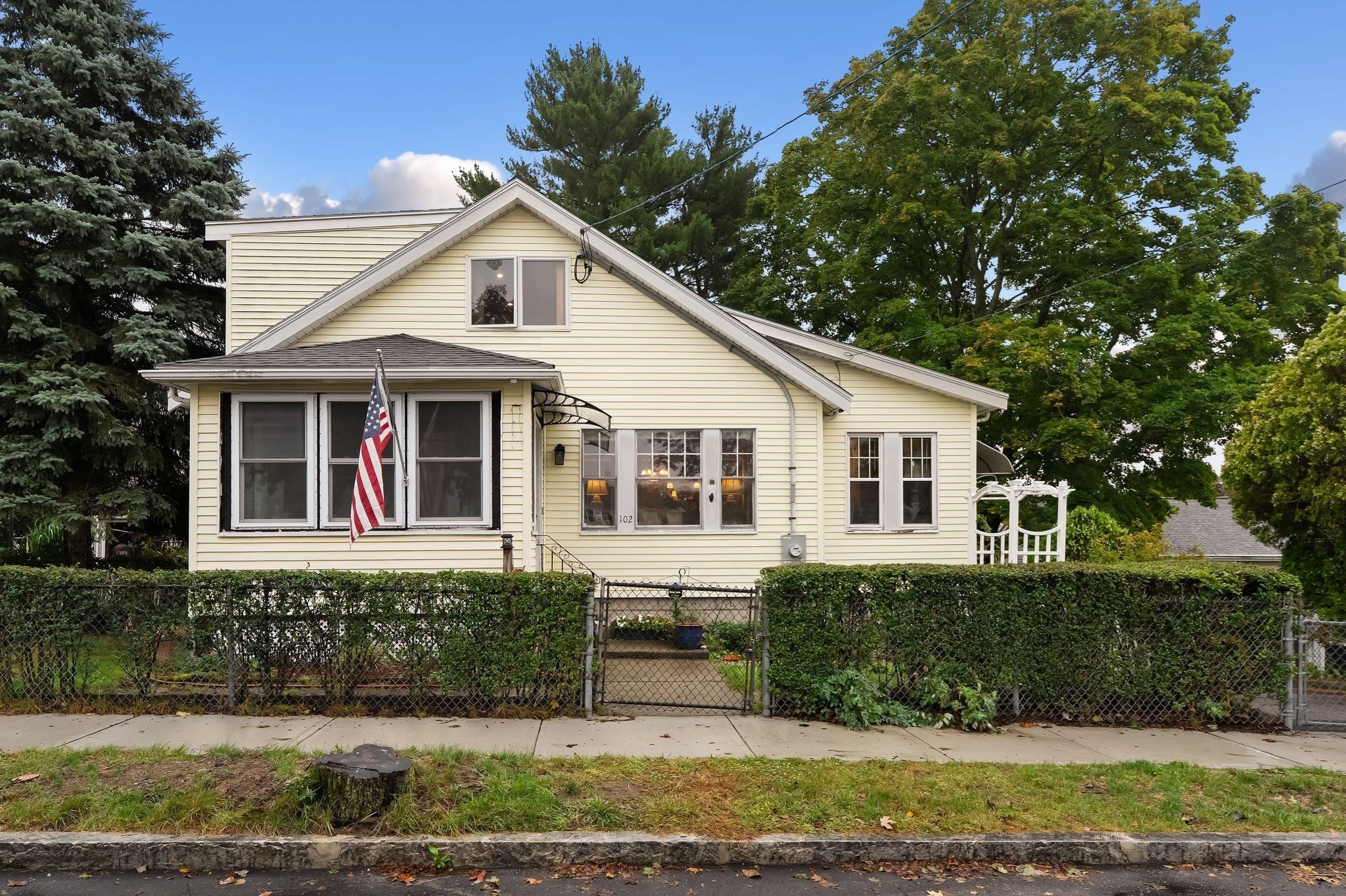 102 Elliot Ave Property Photo 1