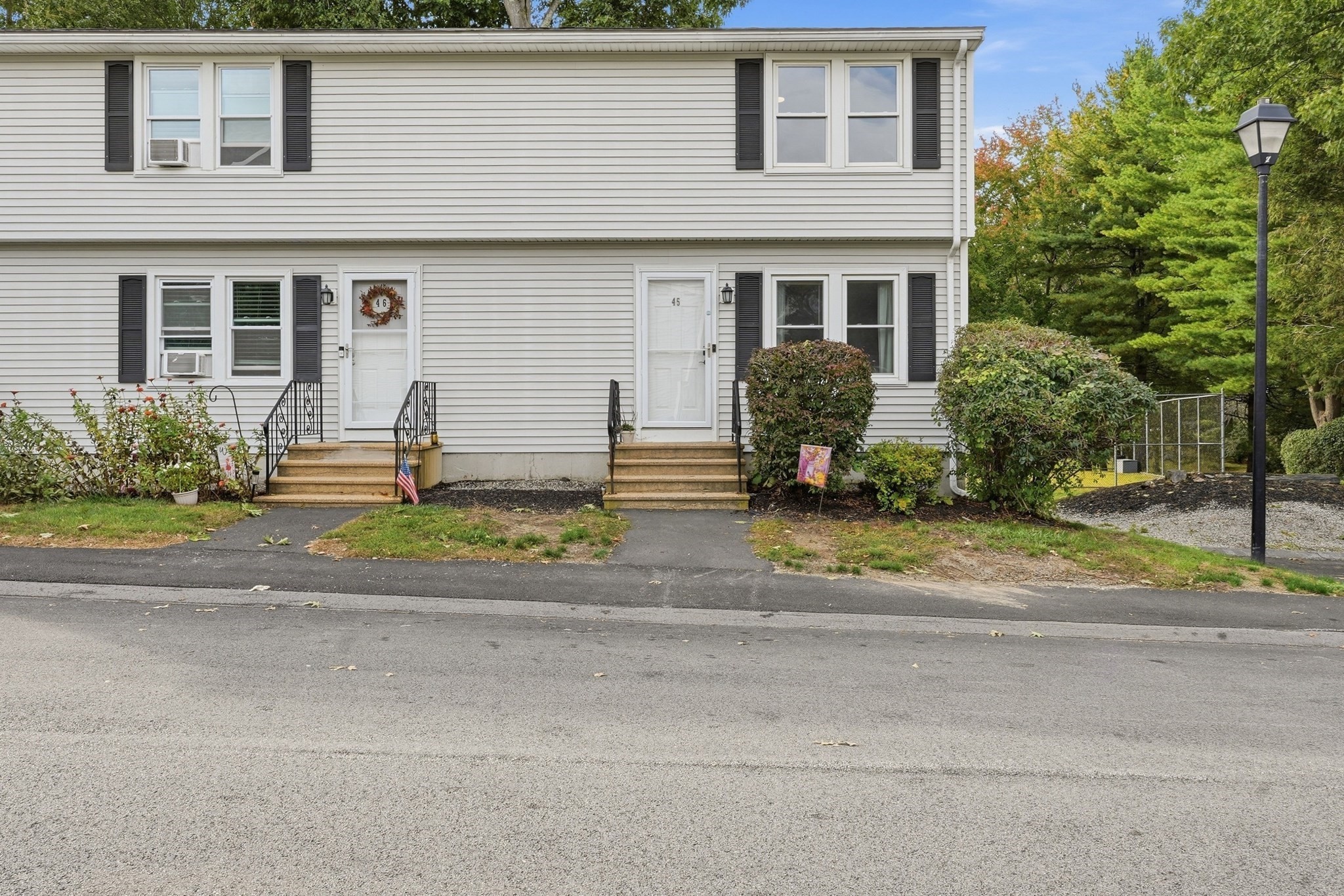270 Sunderland Rd # 45 Property Photo 1