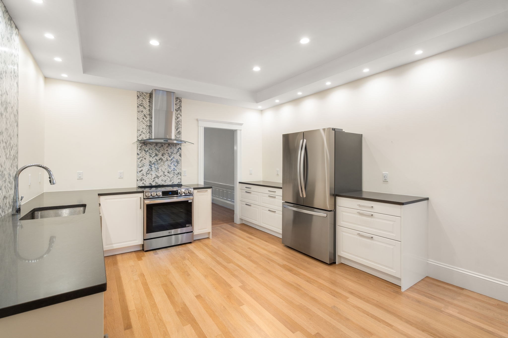 126 Sewall St # A Property Photo 3