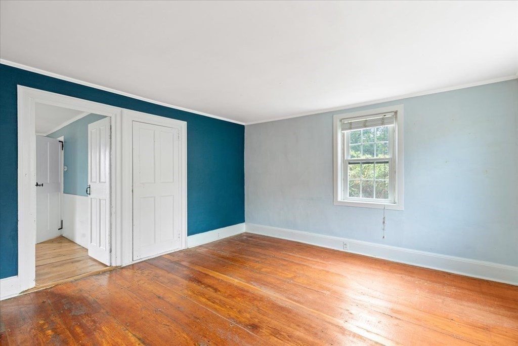 218 Sandwich St Property Photo 5
