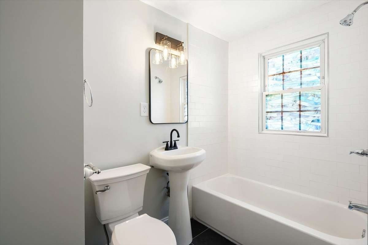 298 Greenwood St. Property Photo 4