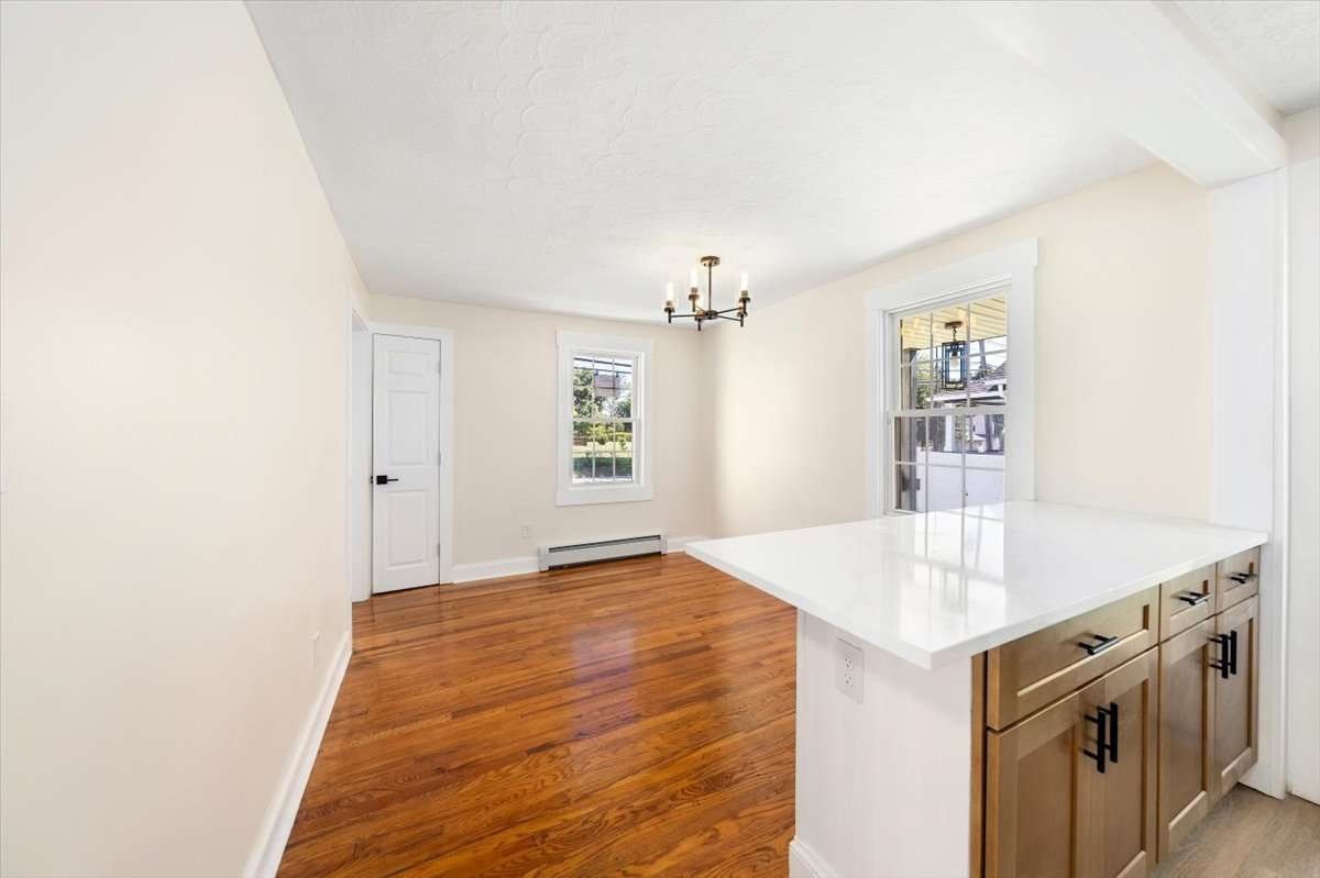 298 Greenwood St. Property Photo 8