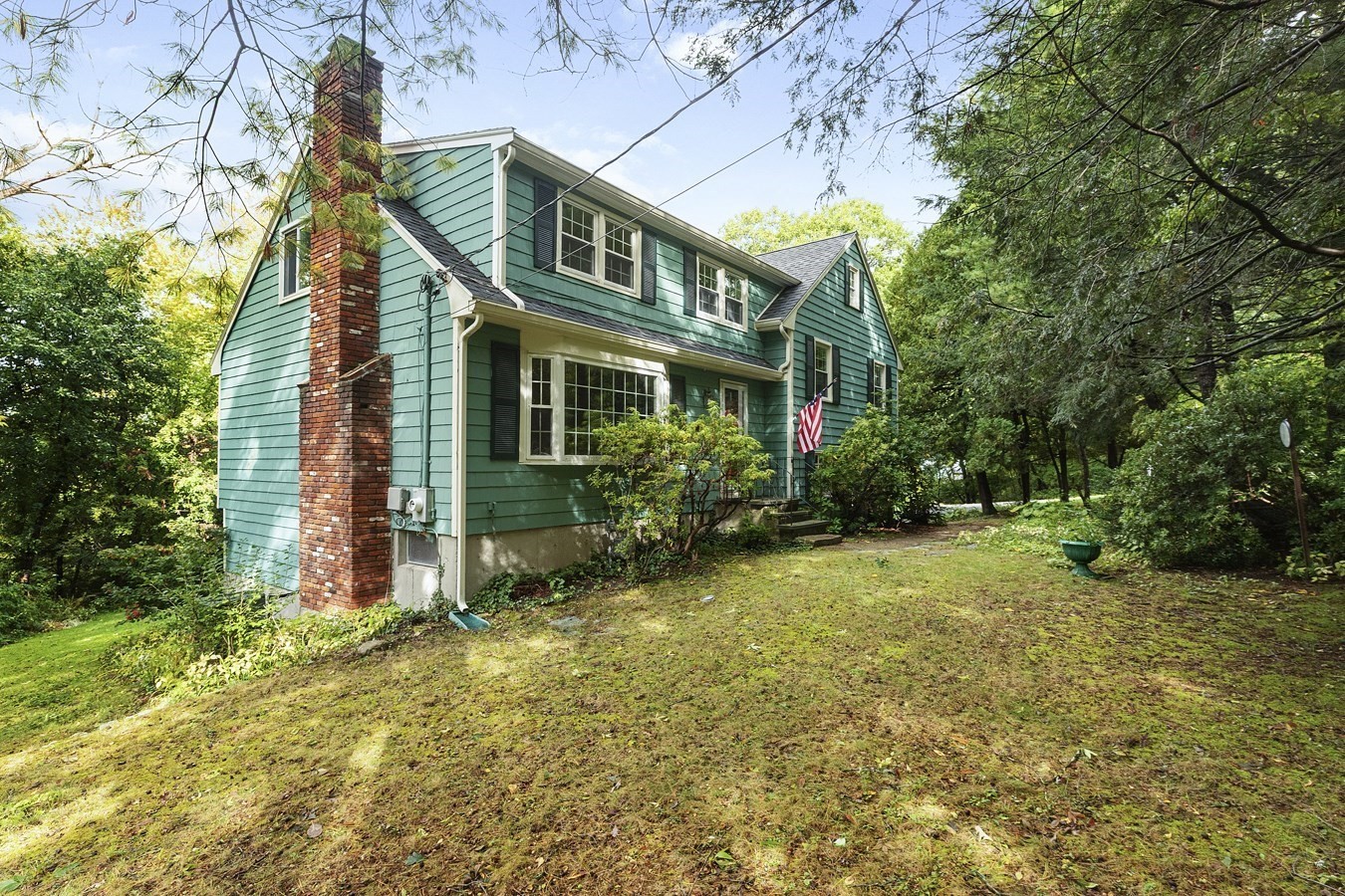 77 Warren Rd Property Photo 1