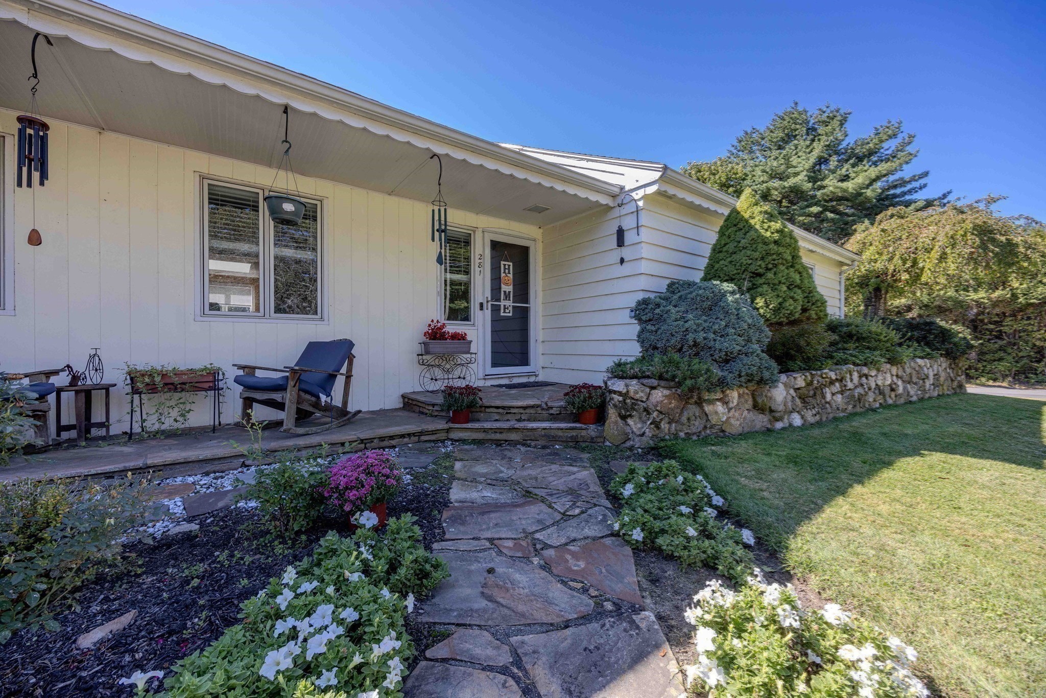 281 Village Street Property Photo 2