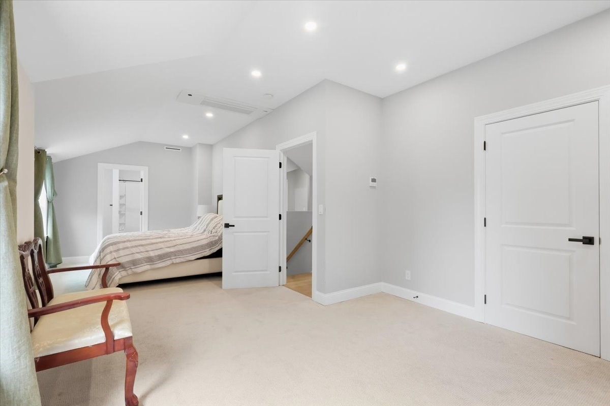 19 Digby Ave Property Photo 24