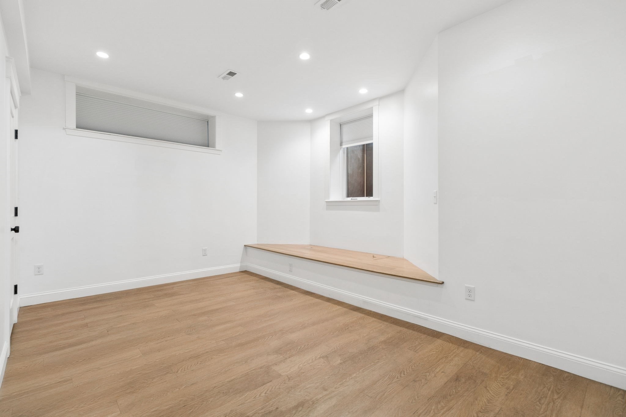 148 Pine St Property Photo 24