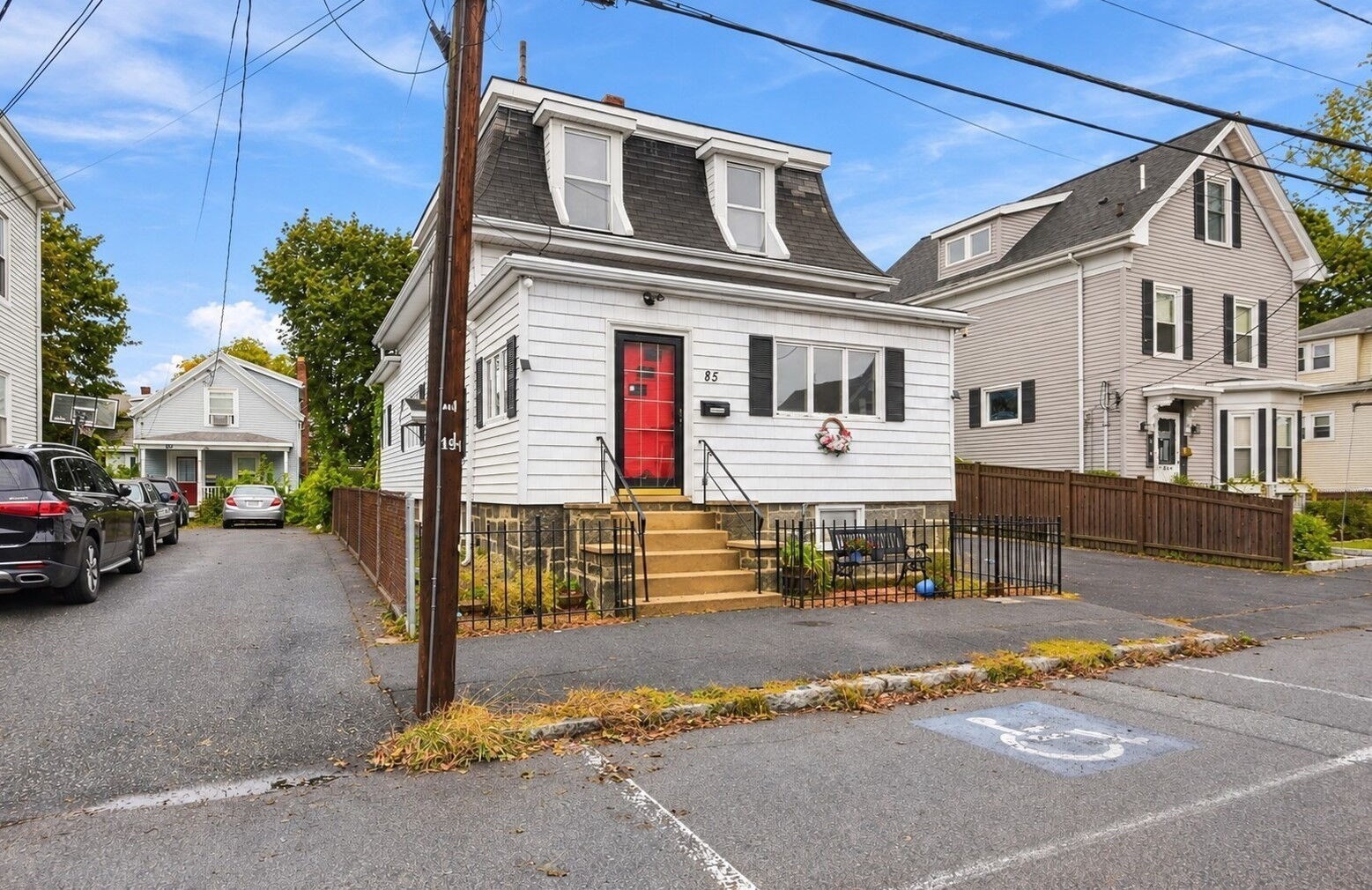 85 Pine St Property Photo 2