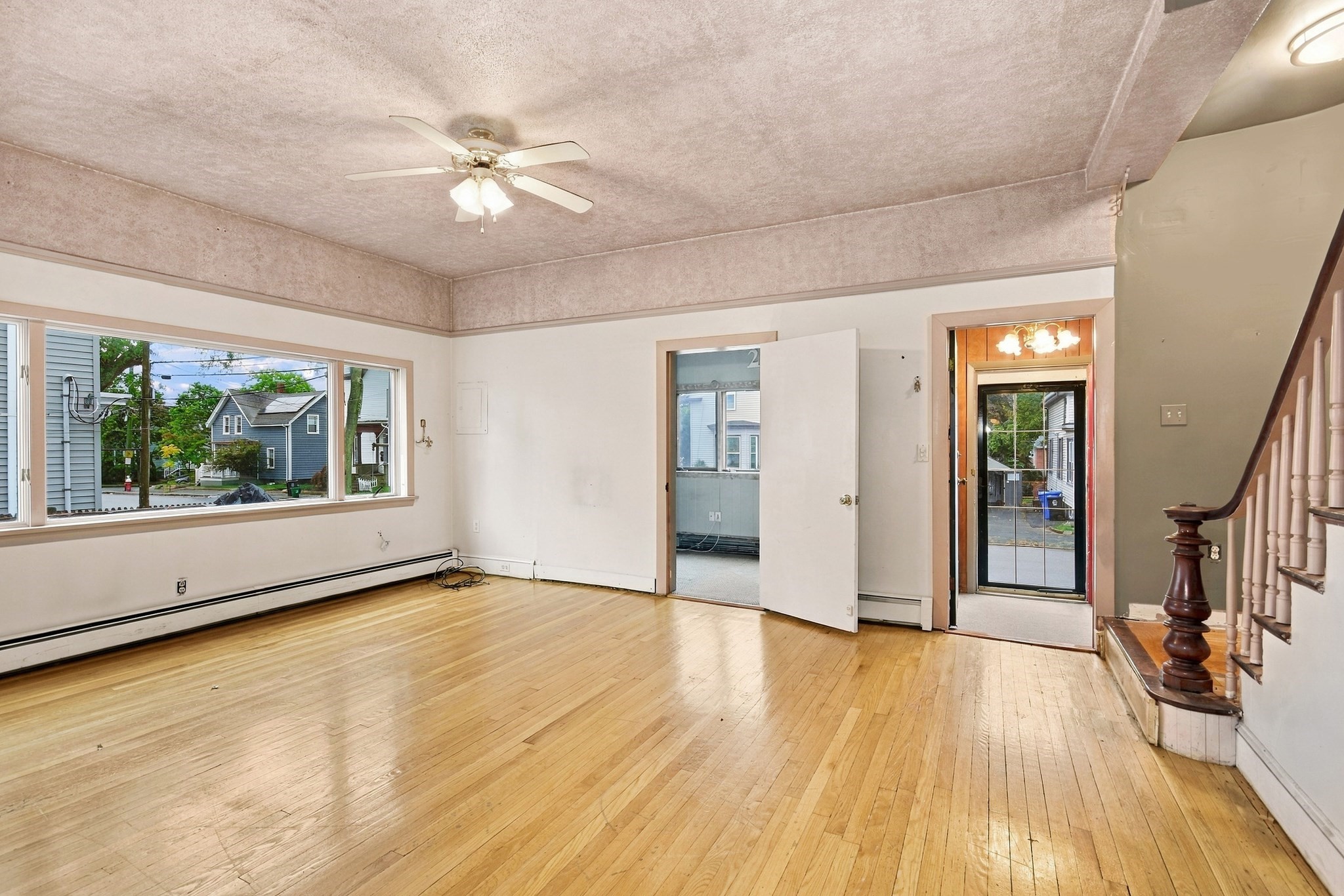 85 Pine St Property Photo 4