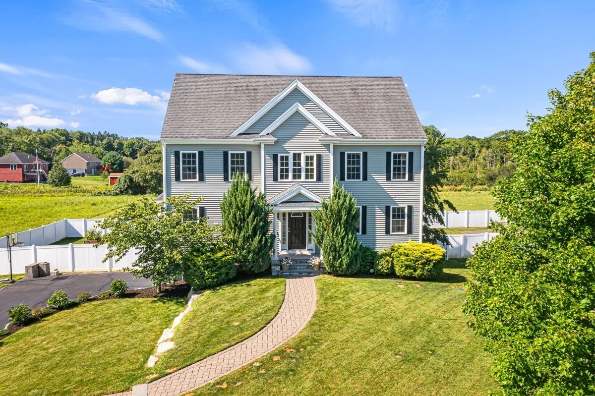 18 Blue Grass Circle Property Photo 1