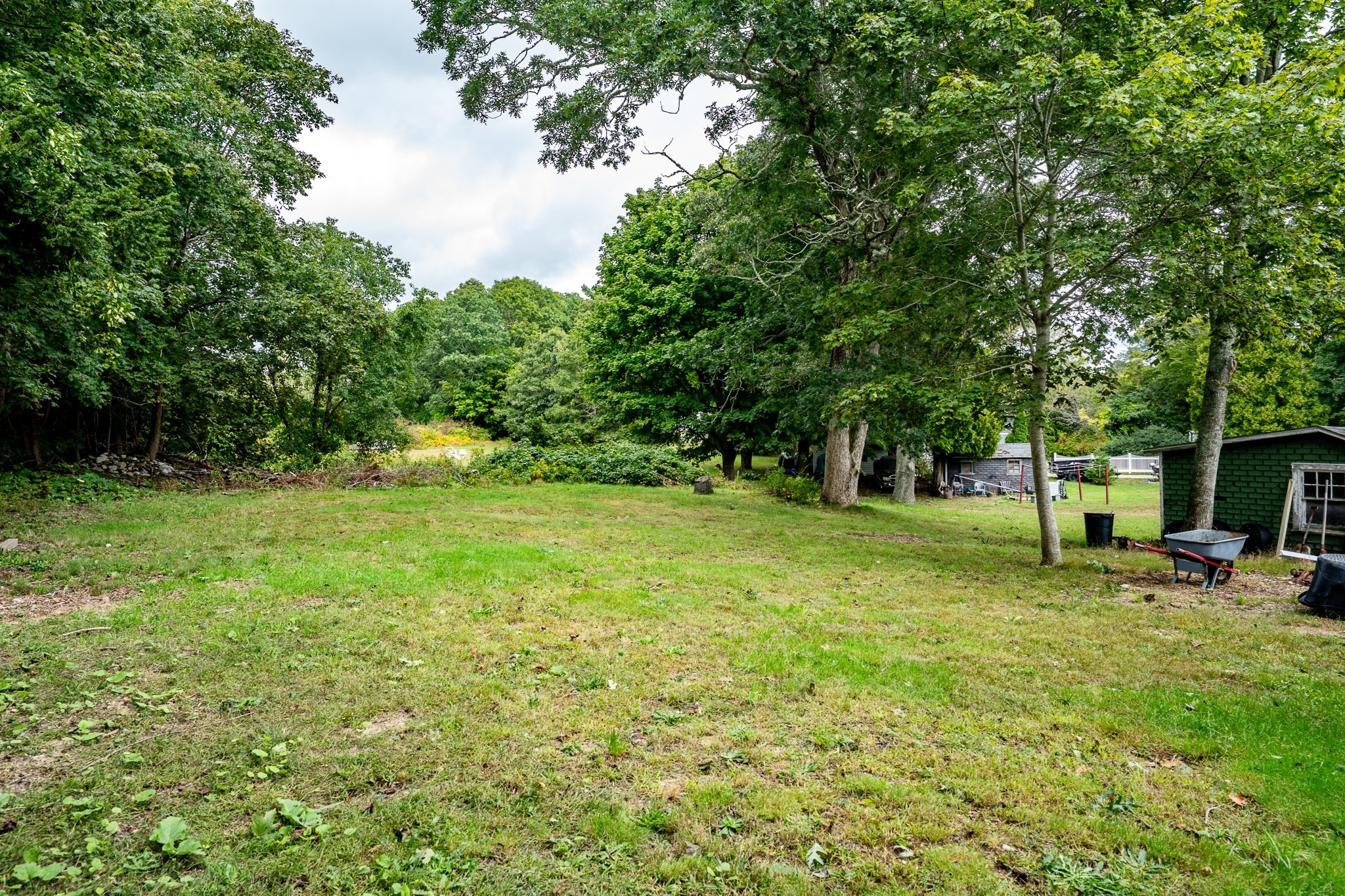 562 Waquoit Hwy Property Photo 8