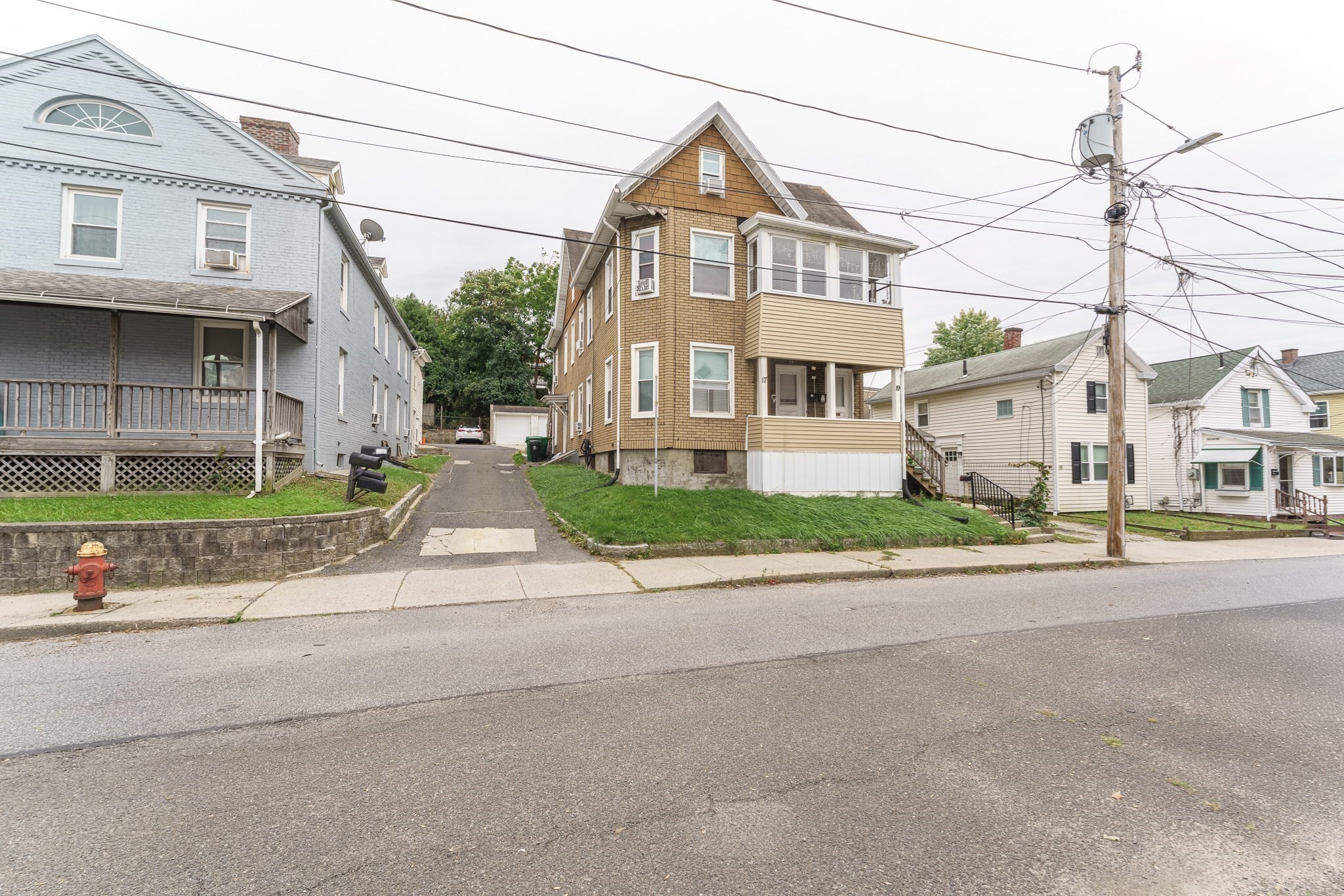 17 Spring St Property Photo 2