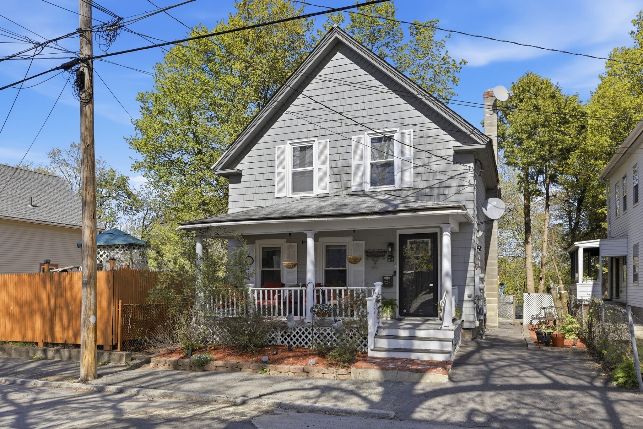 24 Lawrence St Property Photo 1