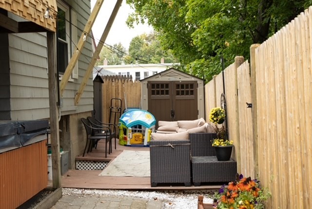 24 Lawrence St Property Photo 24