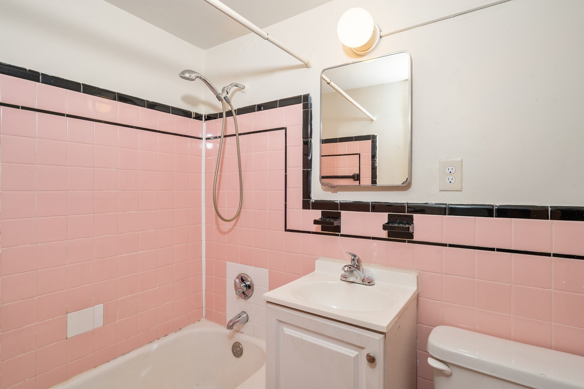 48 Kirkland Street Property Photo 9