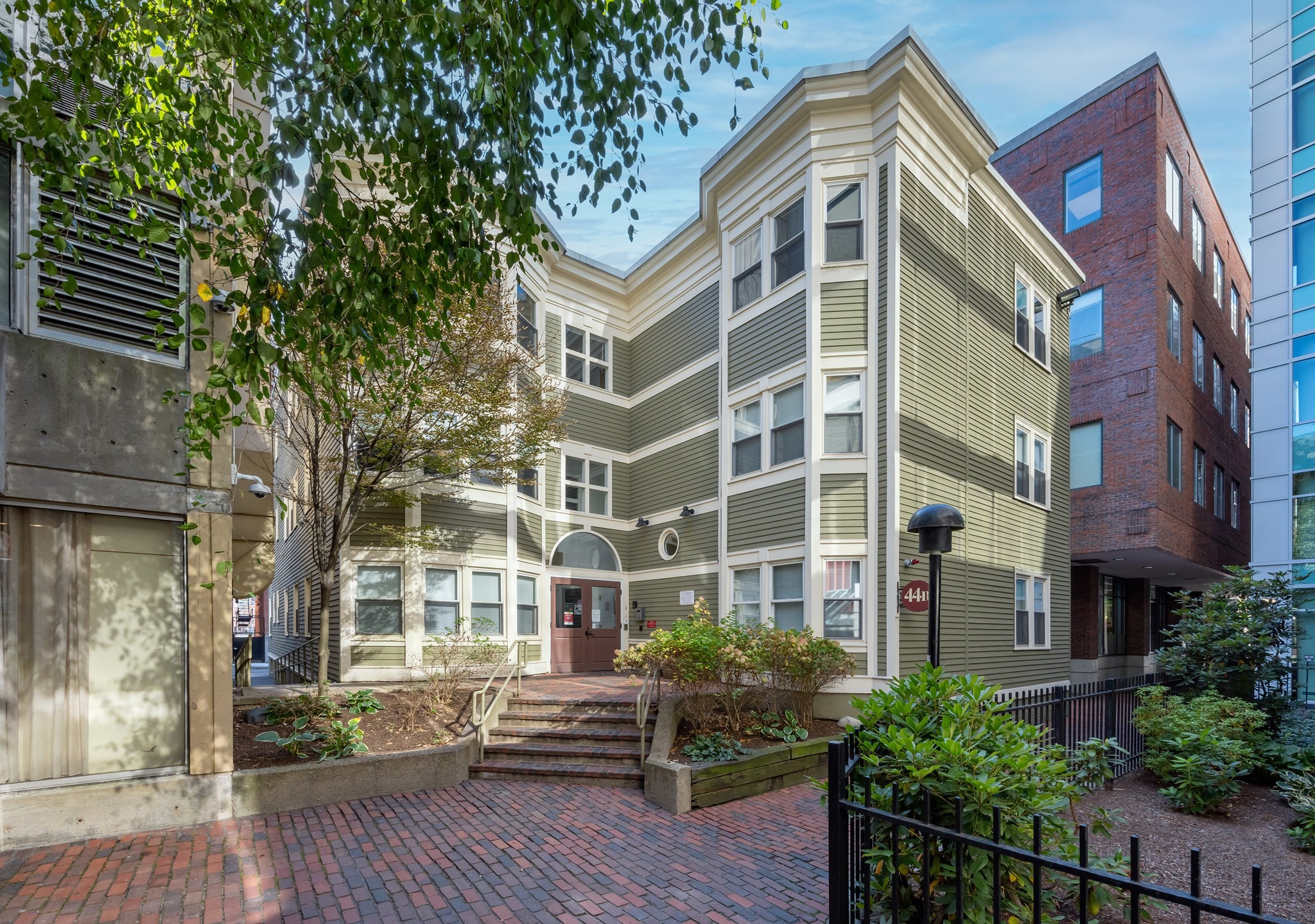 44r Brattle St Property Photo 1